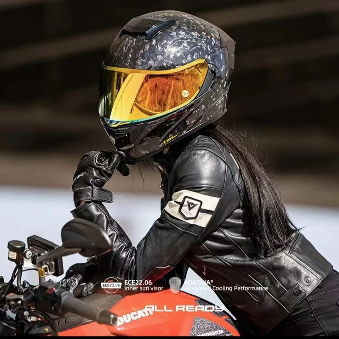 AR 12K Carbon Fiber Motorcycle - огляд і ціна Carbon Fiber Lightweight Motorcycle Helmet