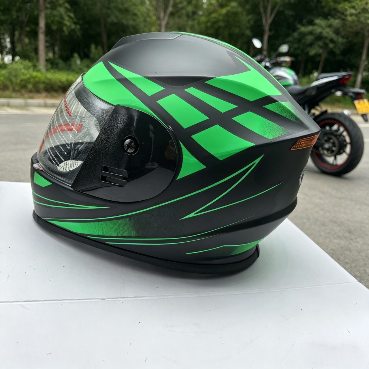 Men's Full Face Motorcycle Hel - огляд і ціна Dual Visor Motorcycle Racing Helmet
